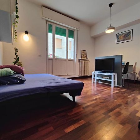 Appartamento Vicino Al Porto, Con Parcheggio Livorno Luaran gambar